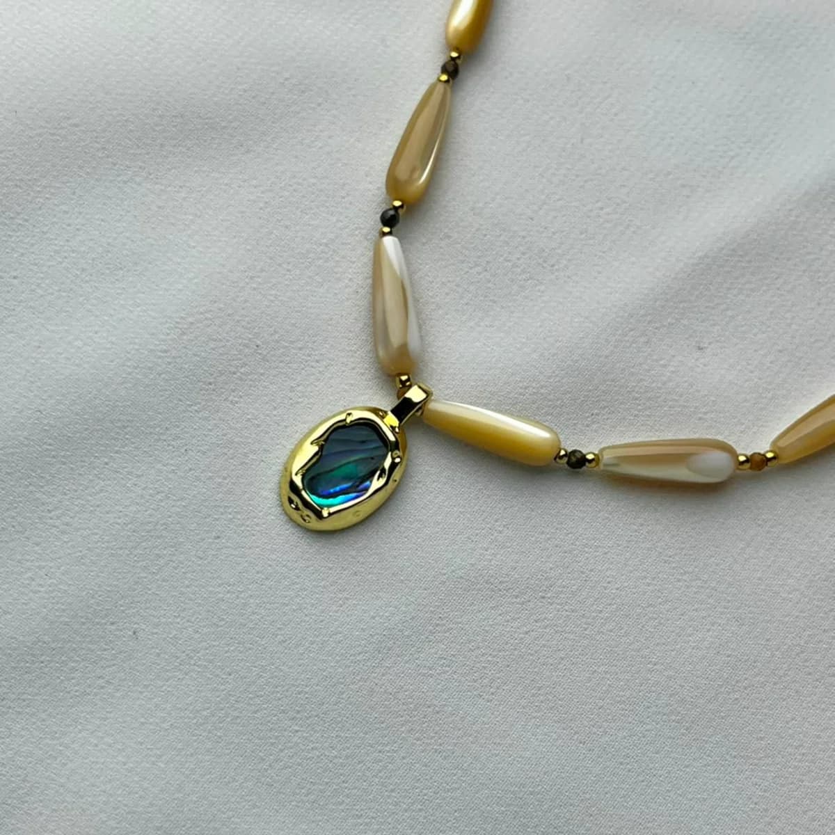 Jenmore Vintage Iridescence Liquid Gold Meridian Necklace